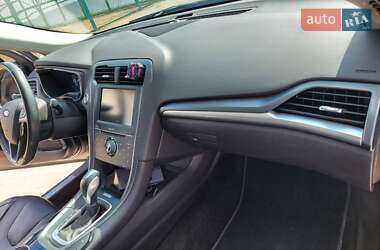 Седан Ford Fusion 2013 в 