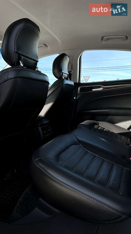 Седан Ford Fusion 2013 в Калуші