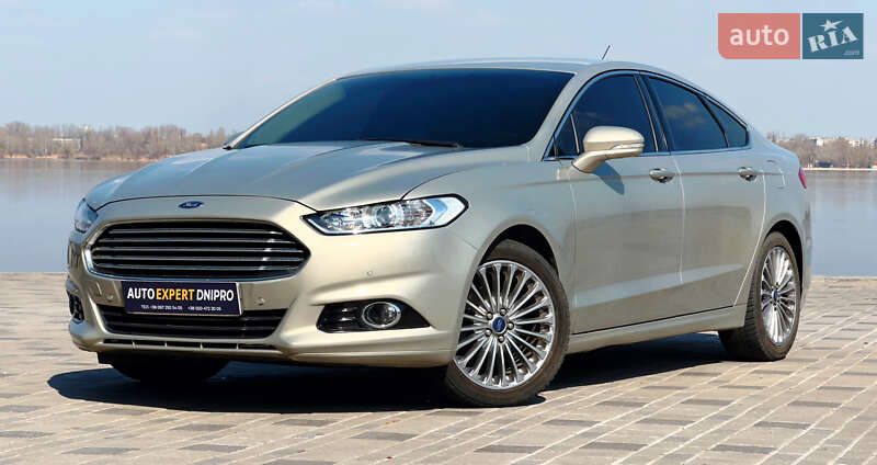 Седан Ford Fusion 2016 в 