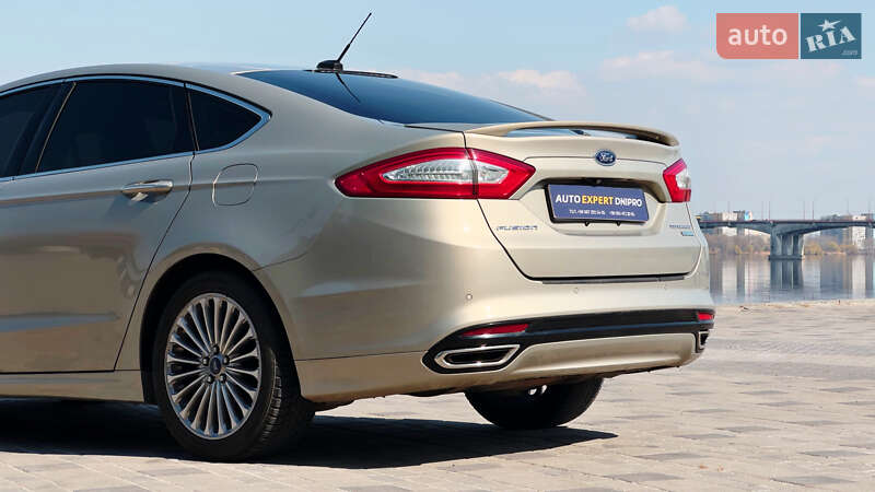 Седан Ford Fusion 2016 в Дніпрі