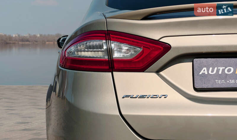 Седан Ford Fusion 2016 в Дніпрі