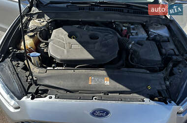Седан Ford Fusion 2014 в 
