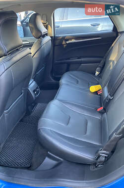 Седан Ford Fusion 2019 в 