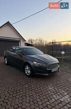Седан Ford Fusion 2015 в 