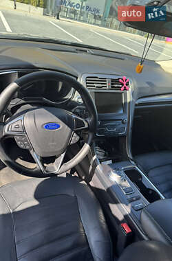 Седан Ford Fusion 2017 в 