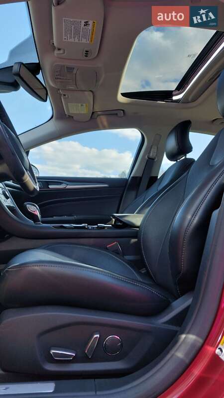 Седан Ford Fusion 2015 в Ровно
