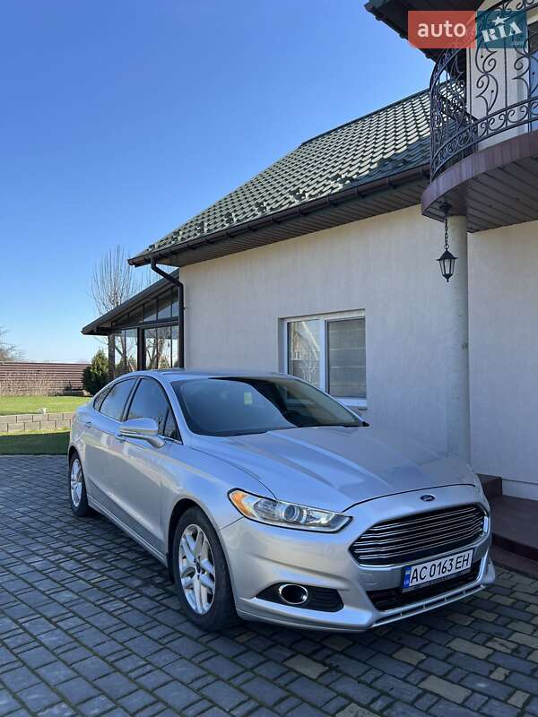 Седан Ford Fusion 2015 в Нововолынске