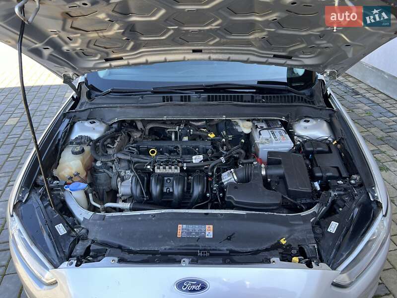 Седан Ford Fusion 2015 в Нововолынске