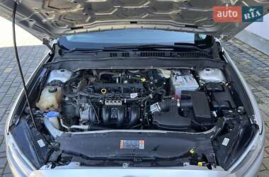Седан Ford Fusion 2015 в 