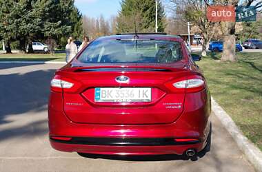 Седан Ford Fusion 2015 в 