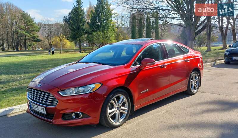 Седан Ford Fusion 2015 в Ровно