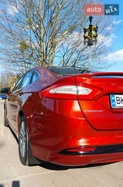 Седан Ford Fusion 2015 в 