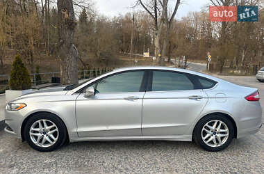 Седан Ford Fusion 2015 в 