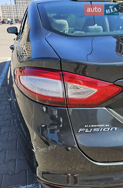 Седан Ford Fusion 2014 в 