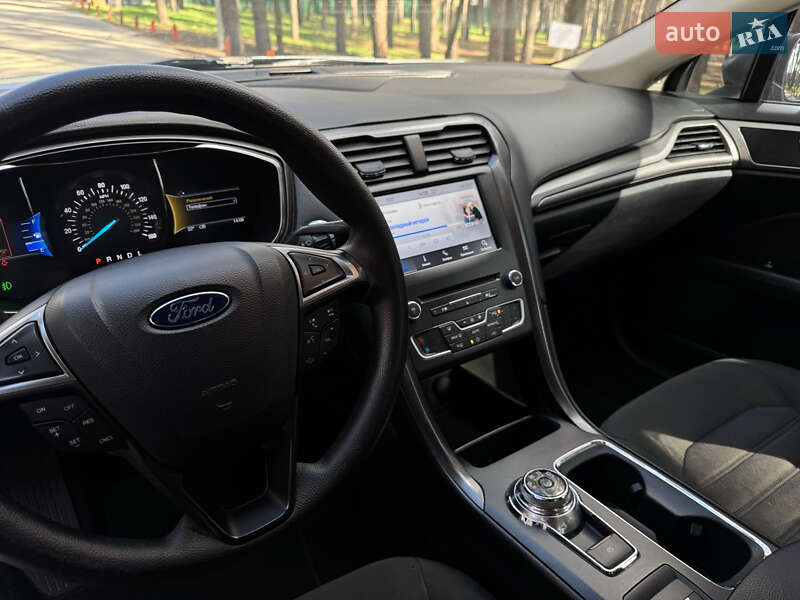 Седан Ford Fusion 2016 в Києві