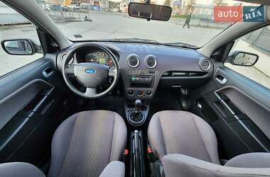 Хэтчбек Ford Fusion 2008 в 