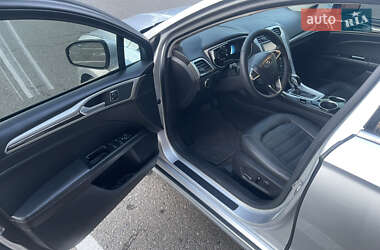 Седан Ford Fusion 2013 в 