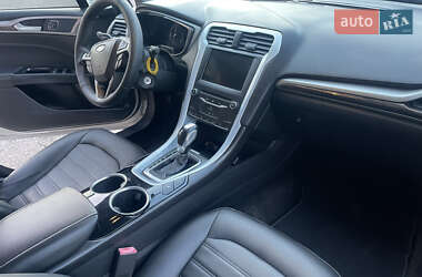 Седан Ford Fusion 2013 в 
