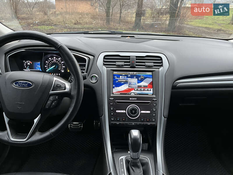 Седан Ford Fusion 2015 в Одесі