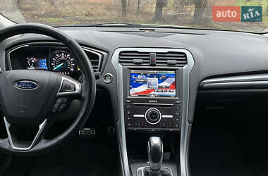 Седан Ford Fusion 2015 в 