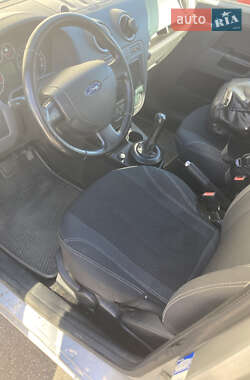 Хэтчбек Ford Fusion 2006 в 