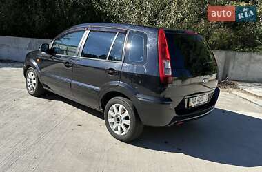 Хэтчбек Ford Fusion 2010 в 