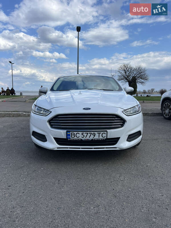 Седан Ford Fusion 2015 в Черкассах