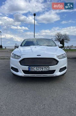 Седан Ford Fusion 2015 в 