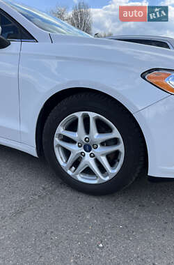 Седан Ford Fusion 2015 в 