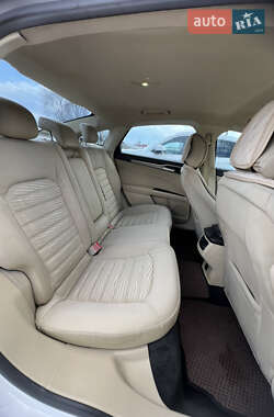 Седан Ford Fusion 2015 в 