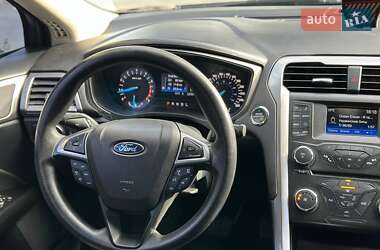 Седан Ford Fusion 2017 в 