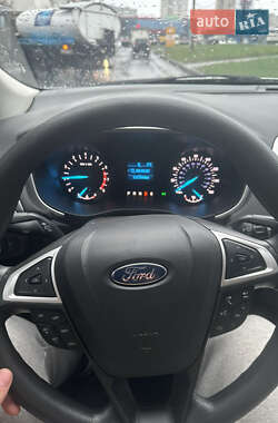 Седан Ford Fusion 2014 в 
