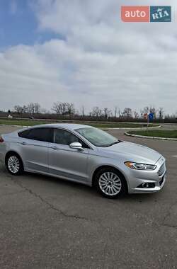 Седан Ford Fusion 2015 в 