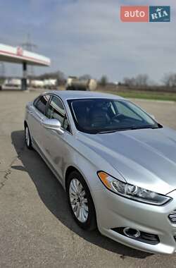 Седан Ford Fusion 2015 в 