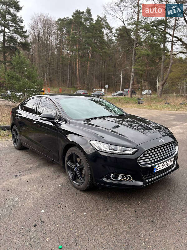 Седан Ford Fusion 2016 в 