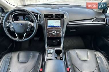 Седан Ford Fusion 2020 в 