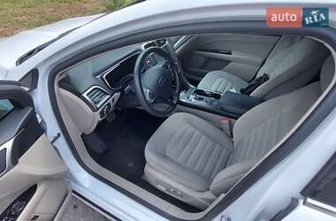 Седан Ford Fusion 2017 в 