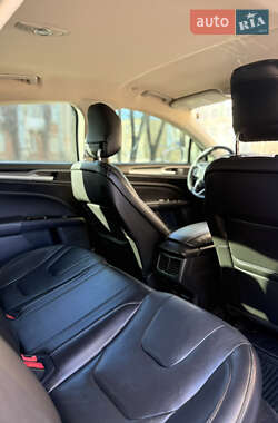 Седан Ford Fusion 2014 в 