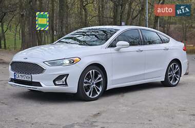 Седан Ford Fusion 2019 в 