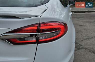 Седан Ford Fusion 2019 в 