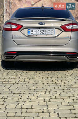 Седан Ford Fusion 2014 в 