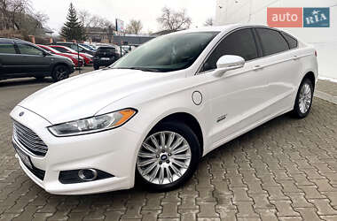 Седан Ford Fusion 2013 в 