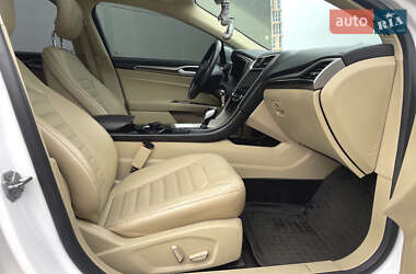 Седан Ford Fusion 2013 в 