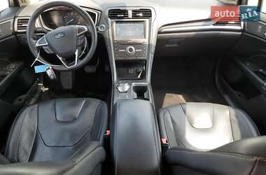 Седан Ford Fusion 2019 в 