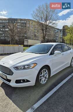 Седан Ford Fusion 2014 в Кам'янському