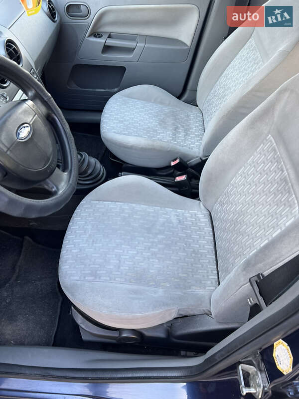 Хэтчбек Ford Fusion 2004 в Черкассах