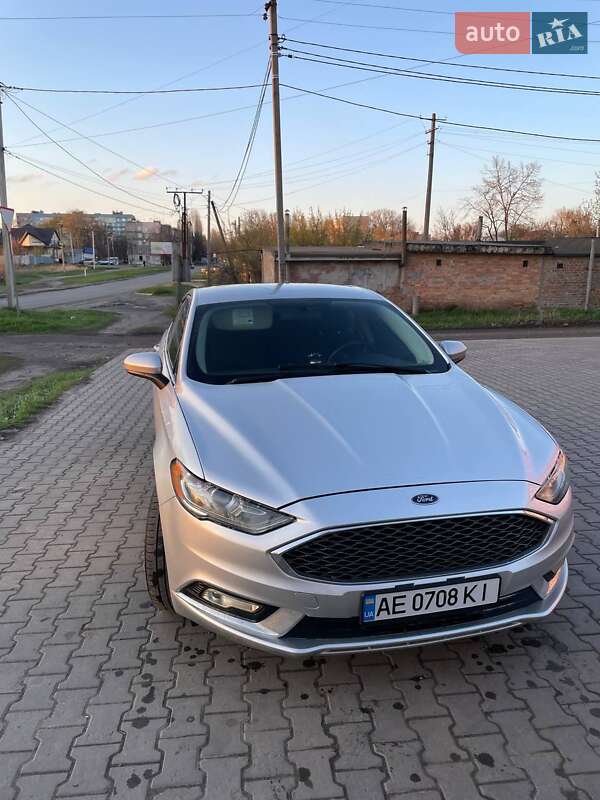 Седан Ford Fusion 2016 в 