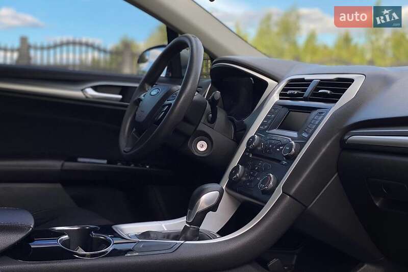 Седан Ford Fusion 2013 в Львові