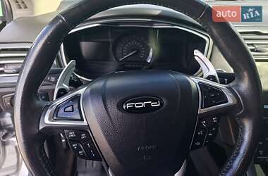 Седан Ford Fusion 2013 в 