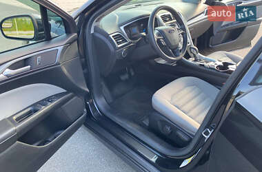 Седан Ford Fusion 2014 в 